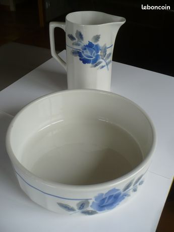 Ancienne dinette service de toilette maison de poupée faïence anc
