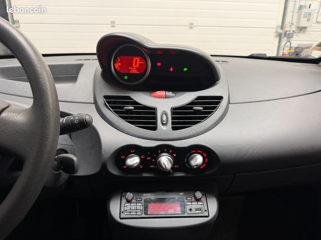RENAULT TWINGO II 1.2 16v 75 CV eco2 Life + BLUETOOTH + USB + ISOFIX (image 14)