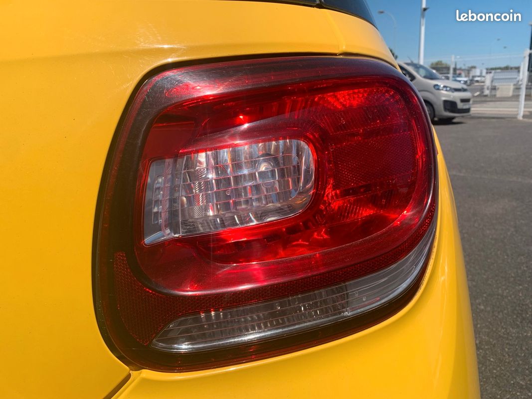DS DS 3 110 ch | Sport chic | Régulateur vitesse | Climatisation | Bluetooth | Vitres électriques (image 15)