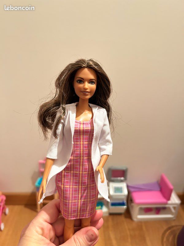Barbie docteur et cabinet médical Jeux Jouets