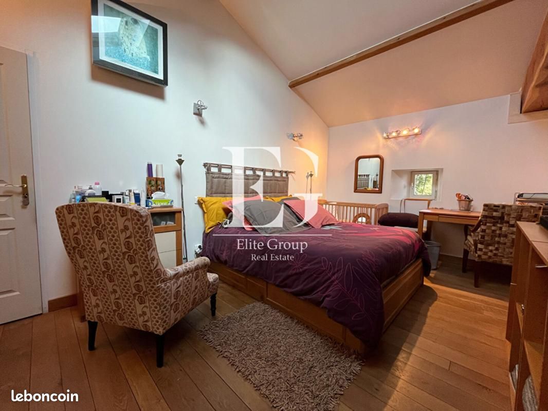 Gîte 7 pièces 227 m² - Gensac-la-Pallue 16130 (image principale 12)
