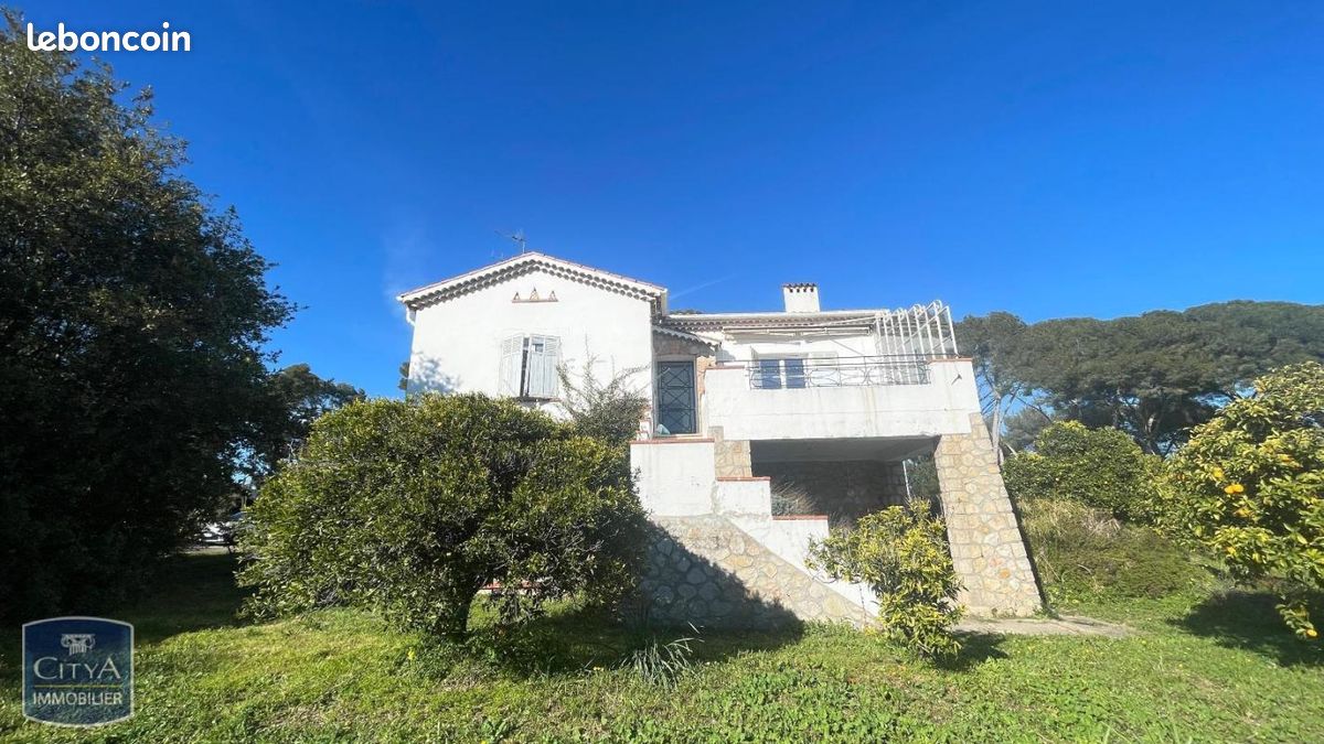 Maison 6 pièces 201 m² · à Antibes · 201 m² · 2 935 €/mois