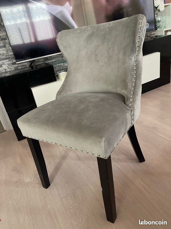 3 Chaise capitonnée velours (image 3)