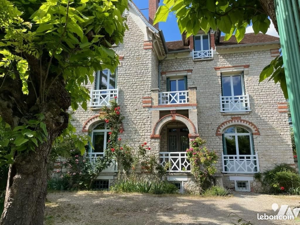 Maison 10 pièces 301 m² · à Montigny-sur-Loing · 301 m² · 968 000 €