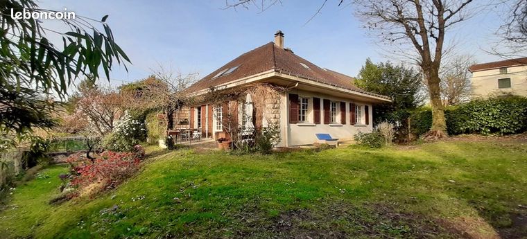 Maison 10 pièces 220 m²