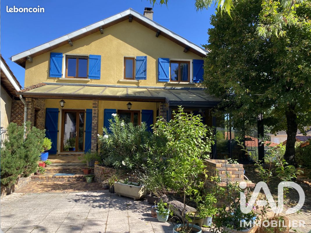 Maison 7 pièces 150 m² · à Feurs · 150 m² · 289 000 €
