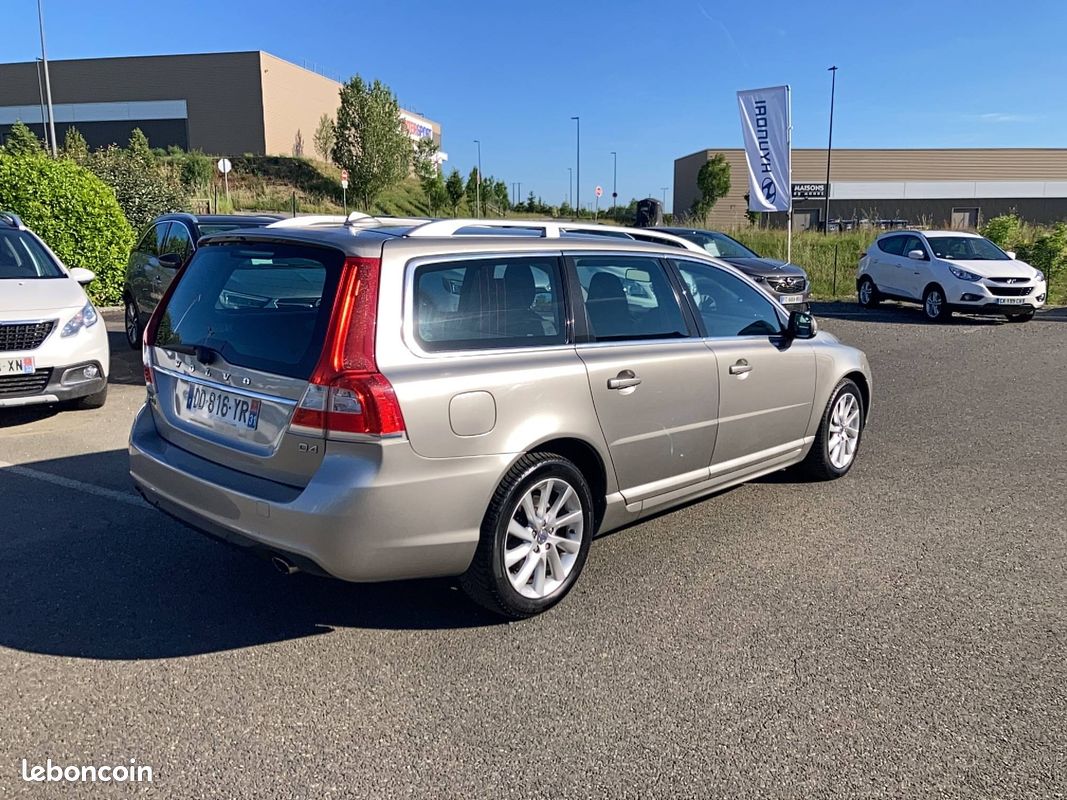 VOLVO V70 D4 181 ch Stop&Start Momentum Geartronic A (image 5)
