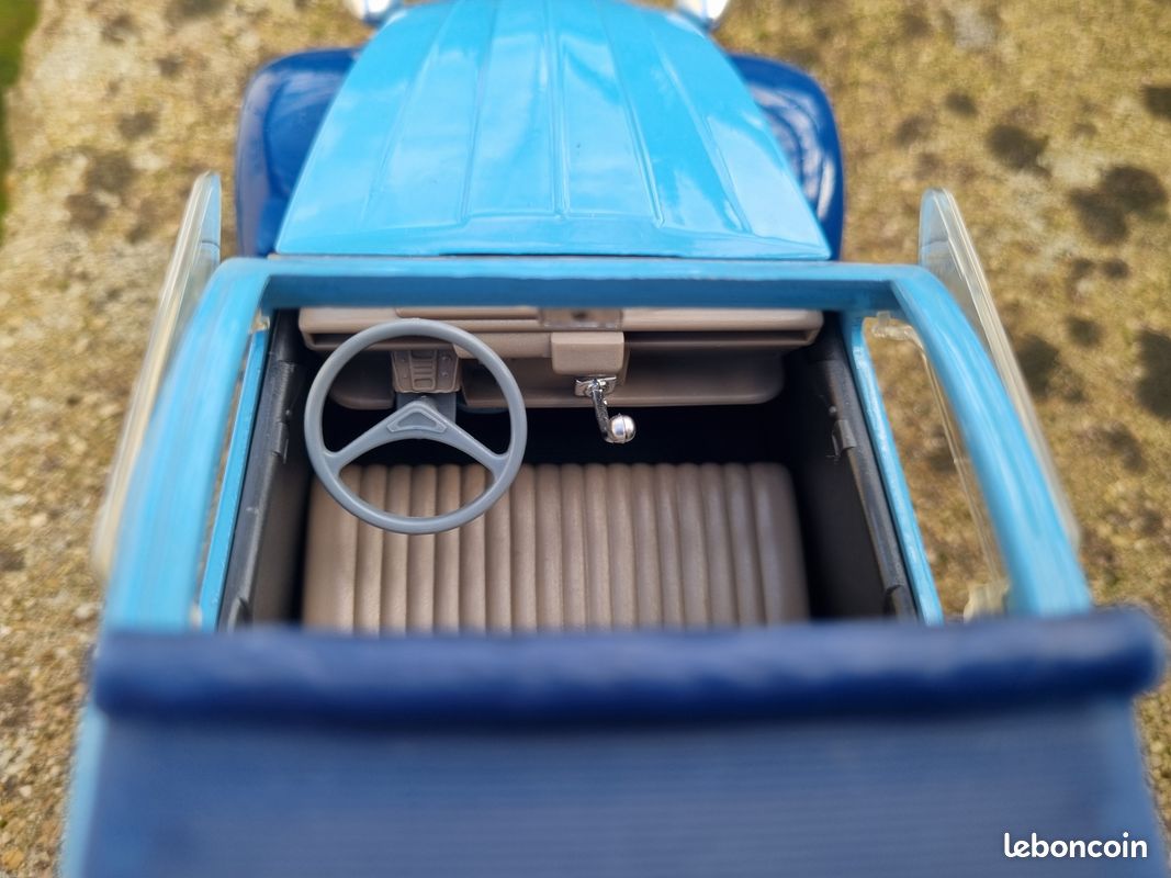 2 Miniatures 2CV Citroën JRD échelle 1/41 (blanche Et Bleue) Modèle 1961 Très Rare