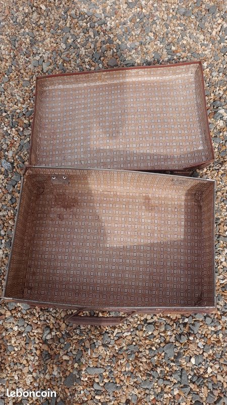 Valise en carton (image 2)