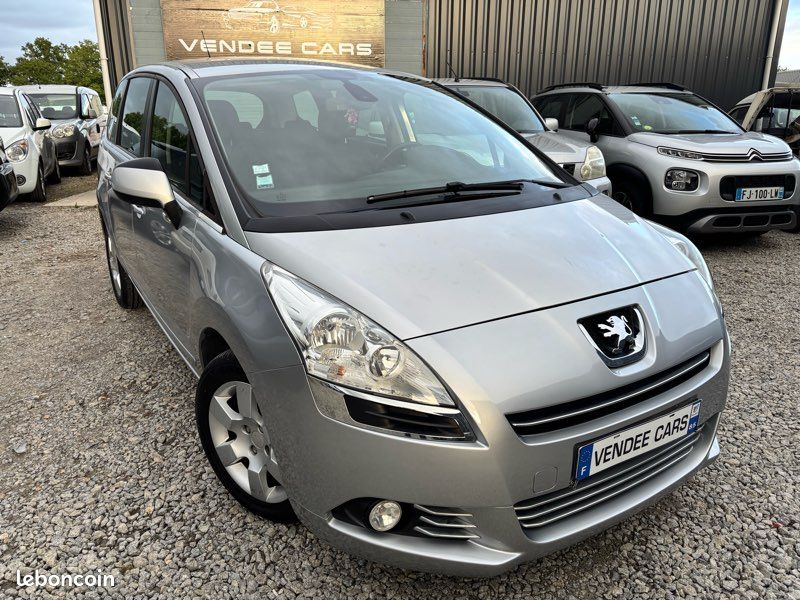PEUGEOT 5008 I 1.6 HDI 112 cv CONFORT PACK (image 1)
