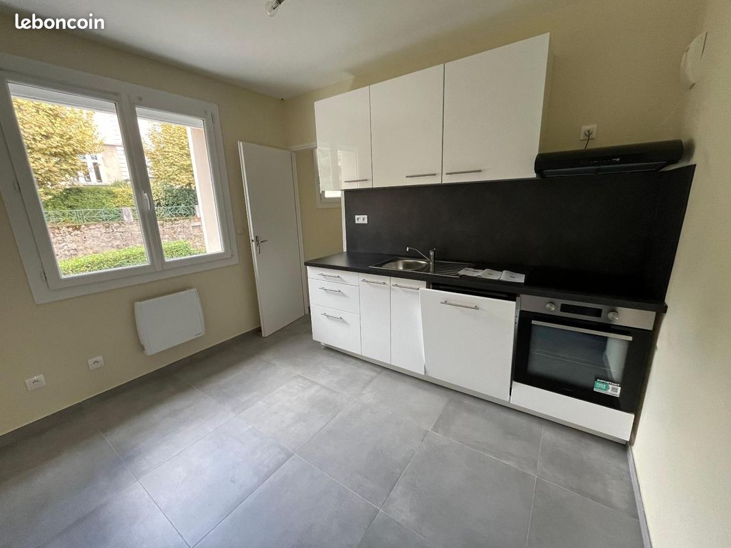 Appartement 3 pièces 77 m² · à Annonay · 77 m² · 695 €