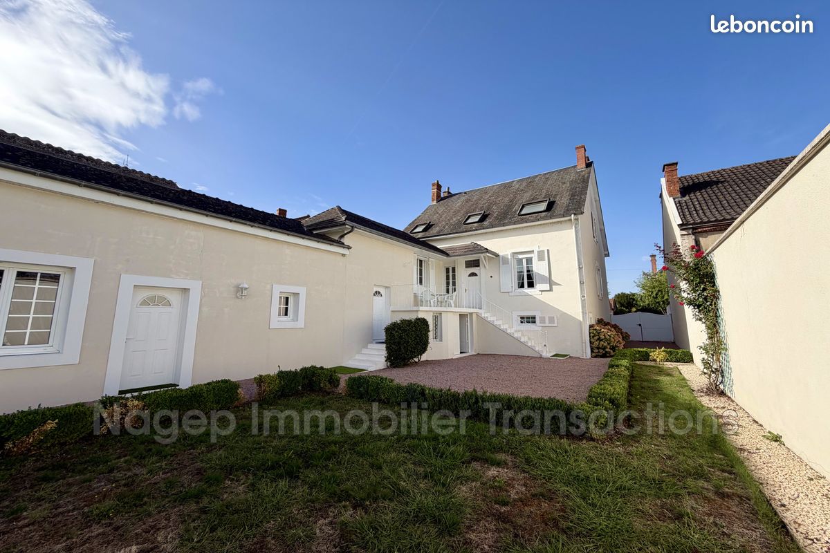 Maison 11 pièces 311 m² · à Varennes-sur-Allier · 311 m² · 345 000 €