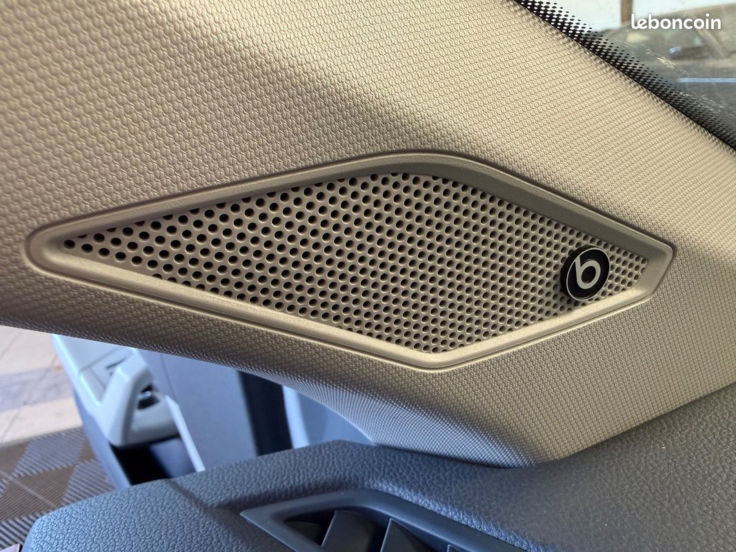 VOLKSWAGEN POLO 1.0 TSI 95 CH SS First Edition BEATS AUDIO (image 16)