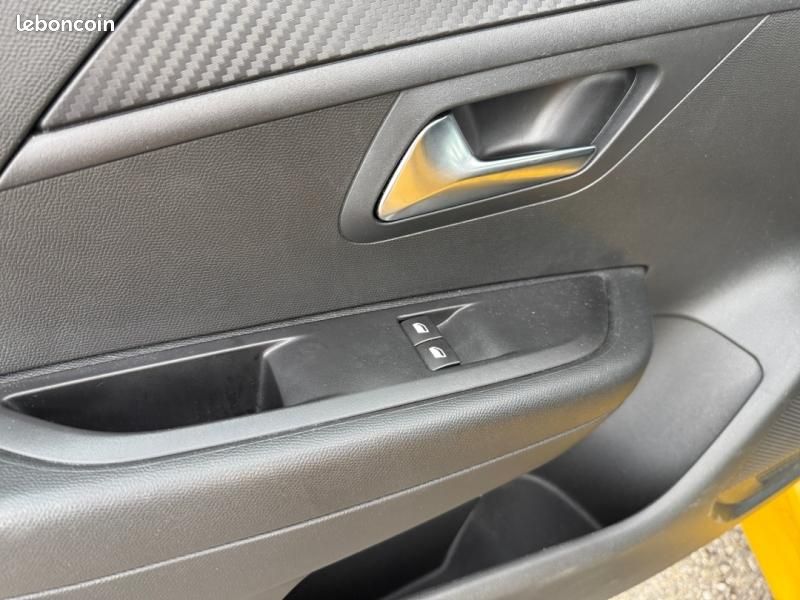 Peugeot 208 1.2 PureTech 75ch S&S Active (image 22)