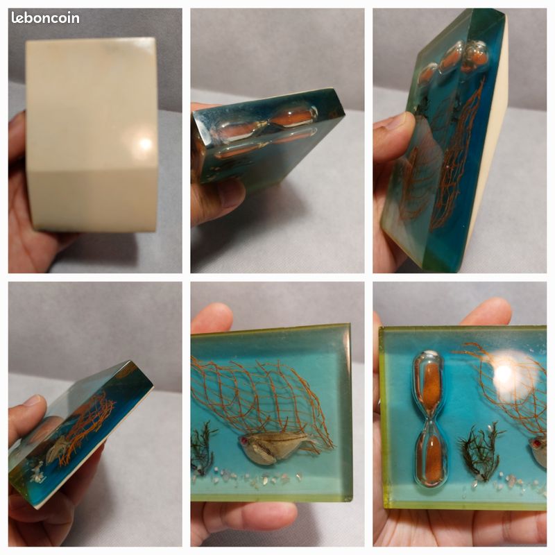 Presse-papier Vintage En Résine Lucite Transparent - Poisson Doré Inclus - Fait Main