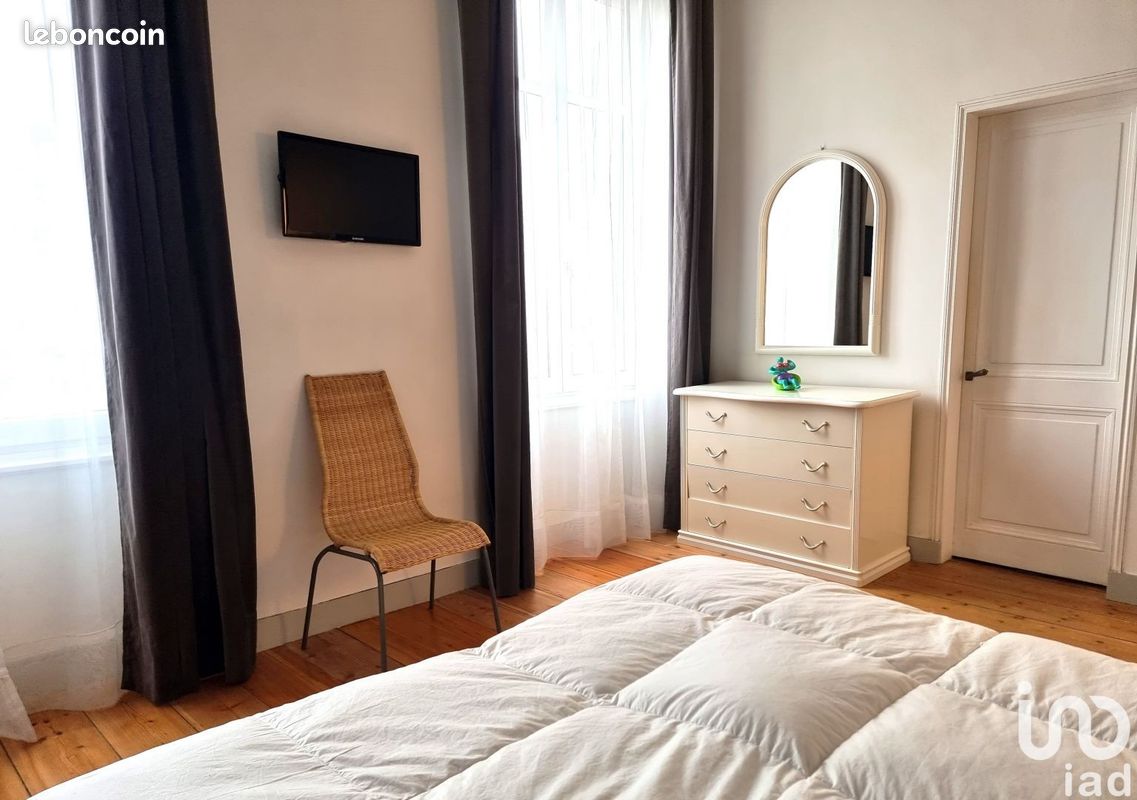 Maison de ville 8 pièces 251 m² - Jarnac 16200 (image principale 8)