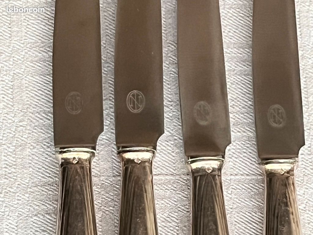 Lot De 10 Couteaux Métal Argenté Reneka Modèle Au Filet - Service Couvert 1920-1949