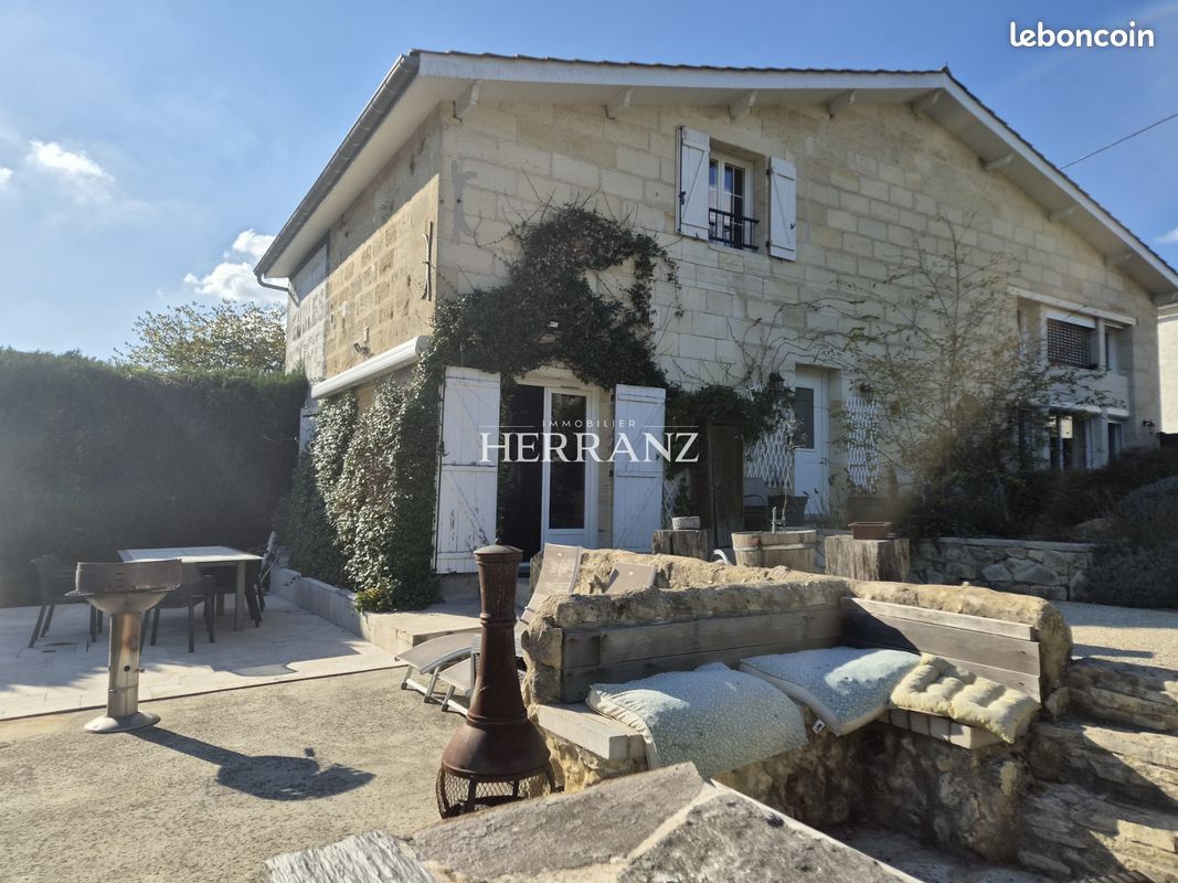 Maison 5 pièces 209 m² · à Abzac · 209 m² · 262 500 €