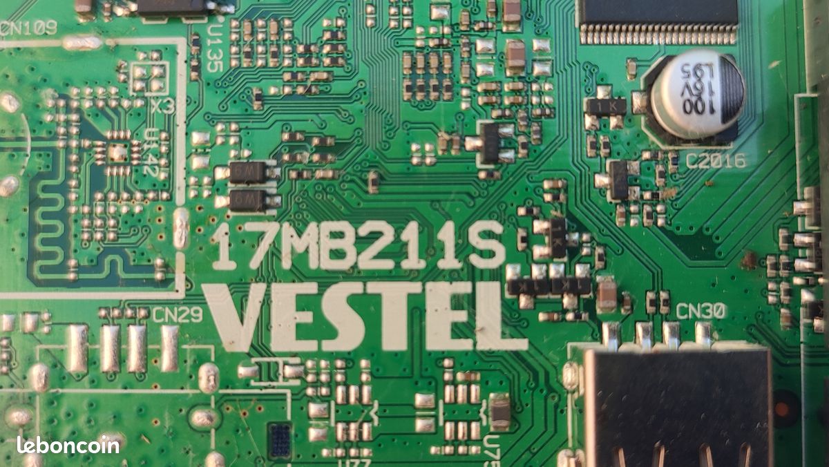 Carte Vidéo 17MB82S Pour Téléviseur Continental Edison CELED490316B3 - Pièce D'occasion Testée