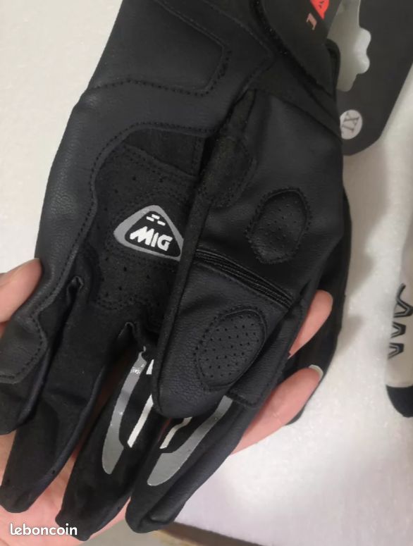Gants moto longs Alpinestars GP PLUS taille L, noir-blanc-rouge, cuir véritable, compétition, neuf (image 3)
