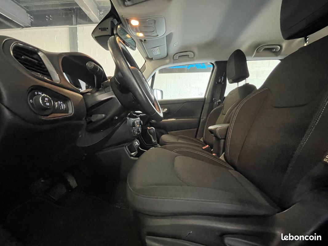 Jeep Renegade Limited FWD 150Cv/3EME MAIN/MOTEUR A CHAINE/CARPLAY/CAMERA DE RECUL/FEUX LED (image 12)
