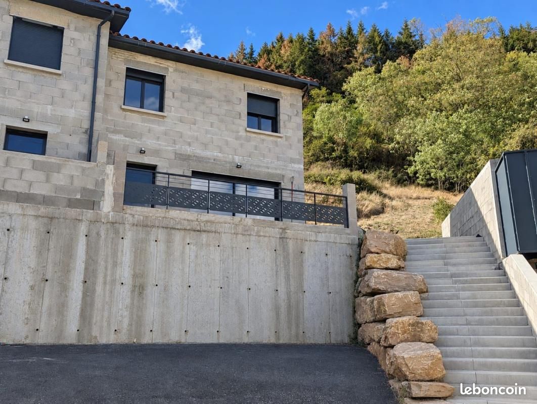 Maison 4 pièces 80 m² · à Tarare · 80 m² · 1 250 €/mois