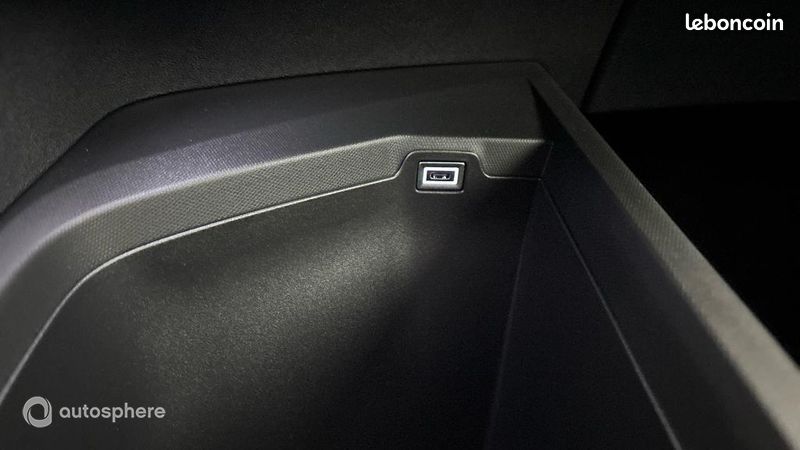 Peugeot 3008 1.2 Hybrid 136ch Allure e-DCS6 (image 30)