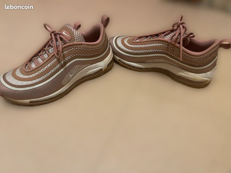 Chaussure Nike (image 1)