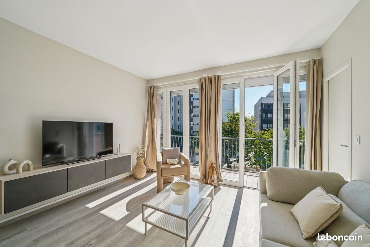 Appartement 1 pièce 82 m² · à Lyon · 82 m² · 600 €