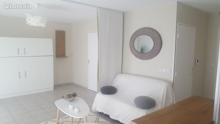 Studio meublé en rez de jardin