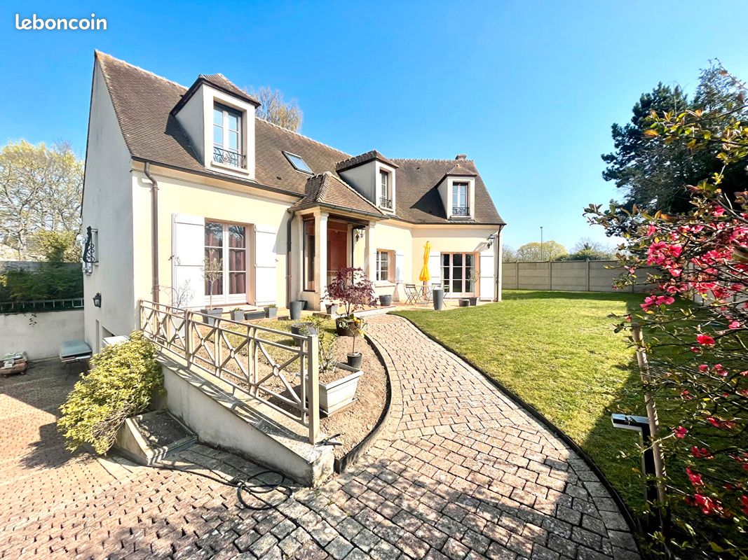 Maison 7 pièces 220 m² · à Éragny-sur-Oise · 220 m² · 635 000 €