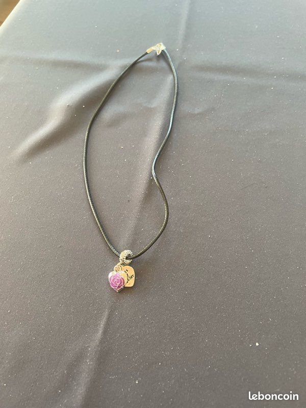 Collier avec pendentif double cœur (image 4)