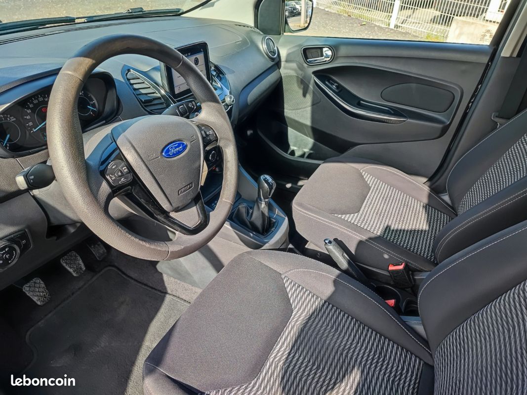FORD KA+ 1.2 85 ch SS Black Edition (image 6)