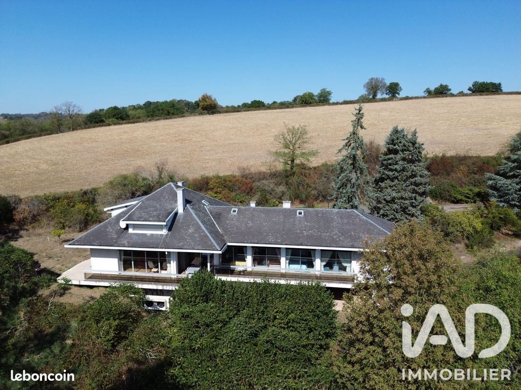 Maison 18 pièces 315 m² · à Saint-Éloy-les-Mines · 315 m² · 285 000 €
