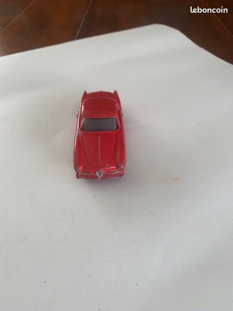 Ancien Dinky Toys - Voiture Coupé Alfa Romeo Référence 24 J Rouge - Jouet Vintage Collection