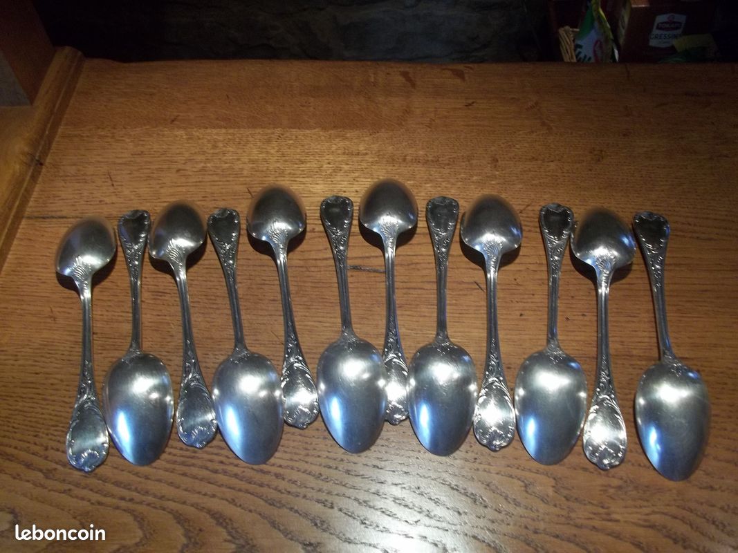 12 Cuillères à Soupe Christofle – Modèle Marly – Métal Argenté – France – Très Bon état