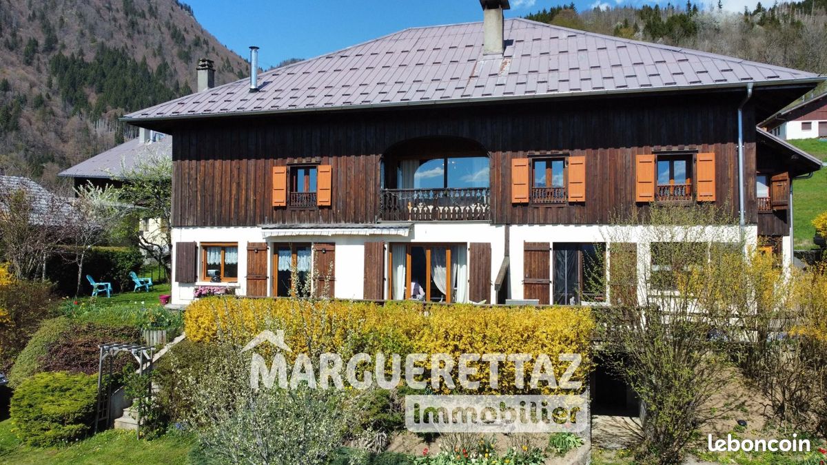 Maison 10 pièces 265 m² · à Taninges · 265 m² · 850 000 €