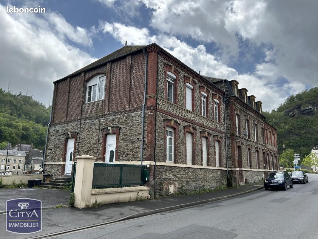 Immeuble 645 m² · à Bogny-sur-Meuse · 645 m² · 340 000 €