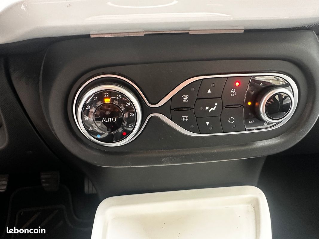 RENAULT Twingo 1.0 SCe 70ch Intens 2 (image 16)