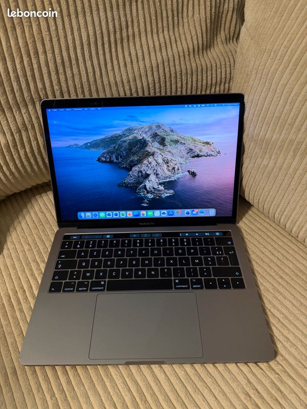 MacBook Pro 13" 2017 (image 1)