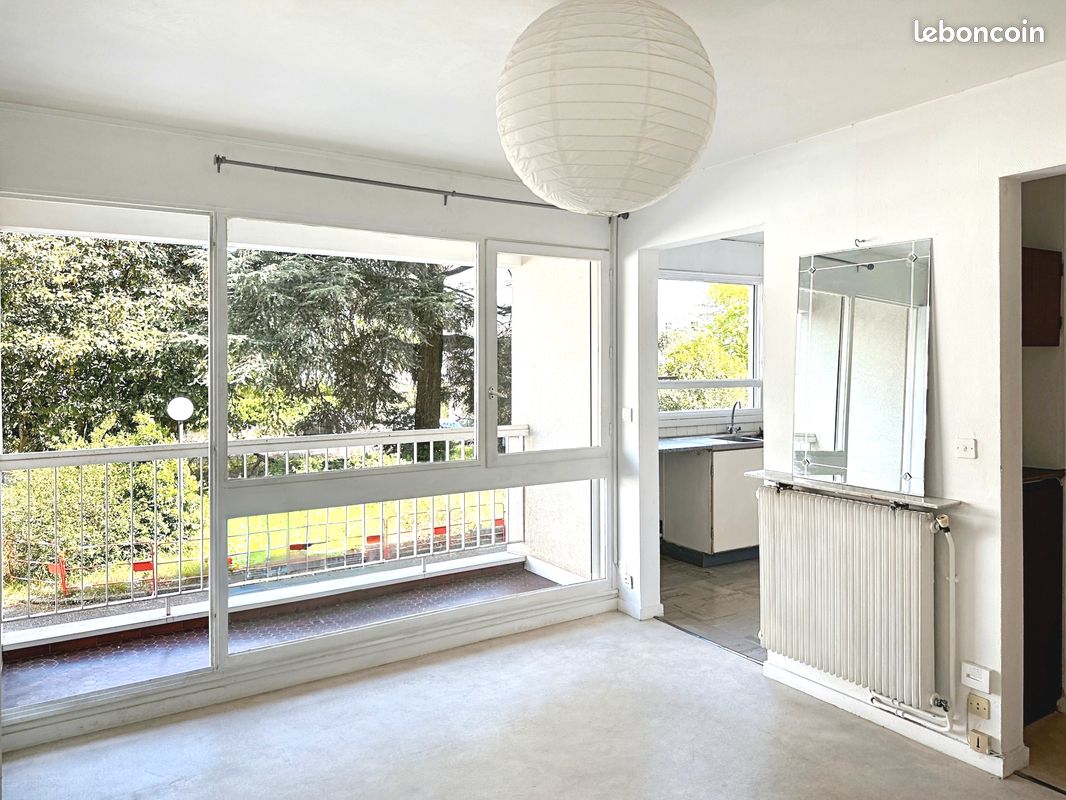 STUDIO 26 m² avec balcon , cave NANSOUTY - Bordeaux 33800 -Sud (image principale 0)