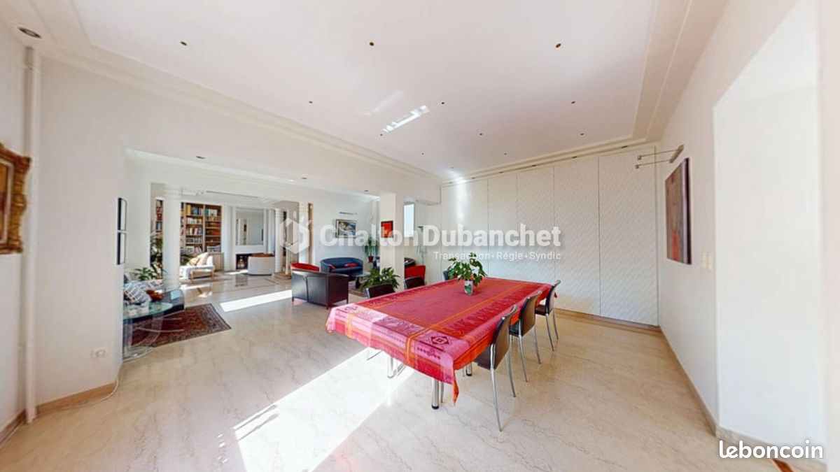 Maison 9 pièces 240 m² (image 8)