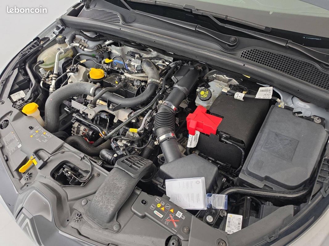 RENAULT Clio TCe 90 Techno (image 27)