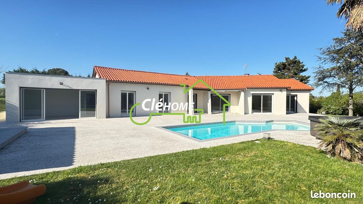 Maison 8 pièces 247 m² · à Dommartin · 247 m² · 890 000 €