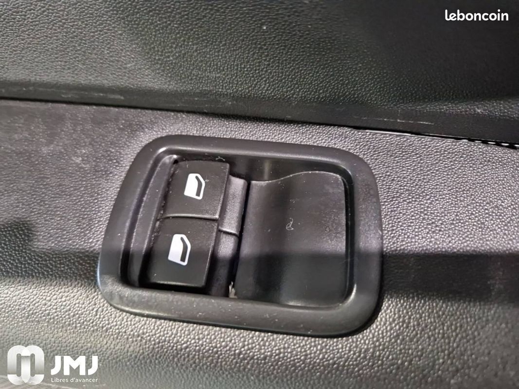 CITROEN C3 PureTech 110 S&S Feel (image 17)