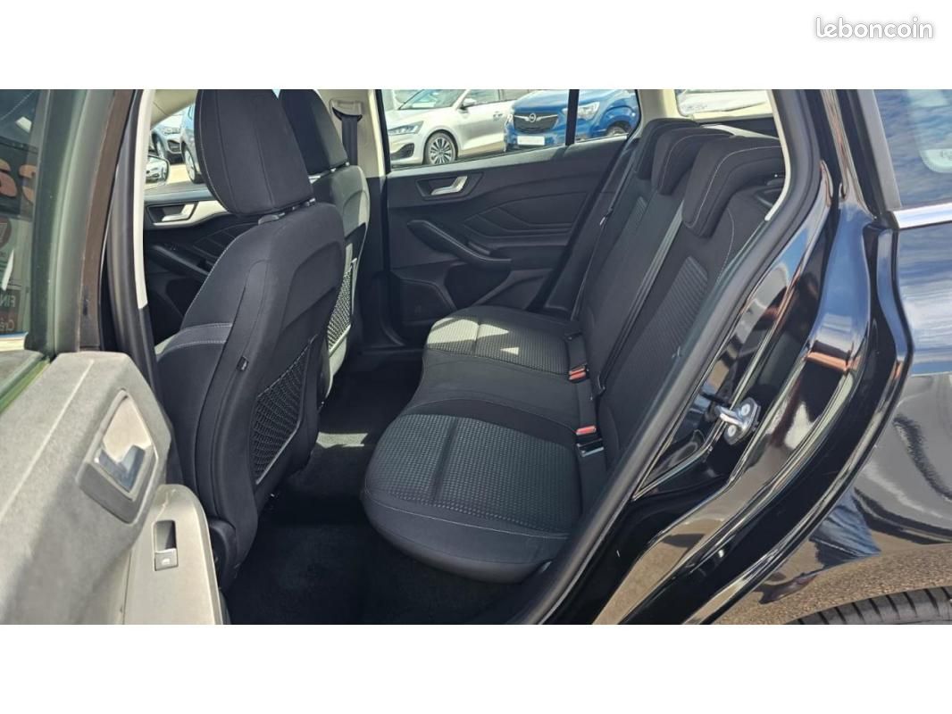 Ford Focus SW Connected 1.5 EcoBlue 120cv BVA inclus Camera de Recul + Attelage + Avertisseur ang... (image 25)