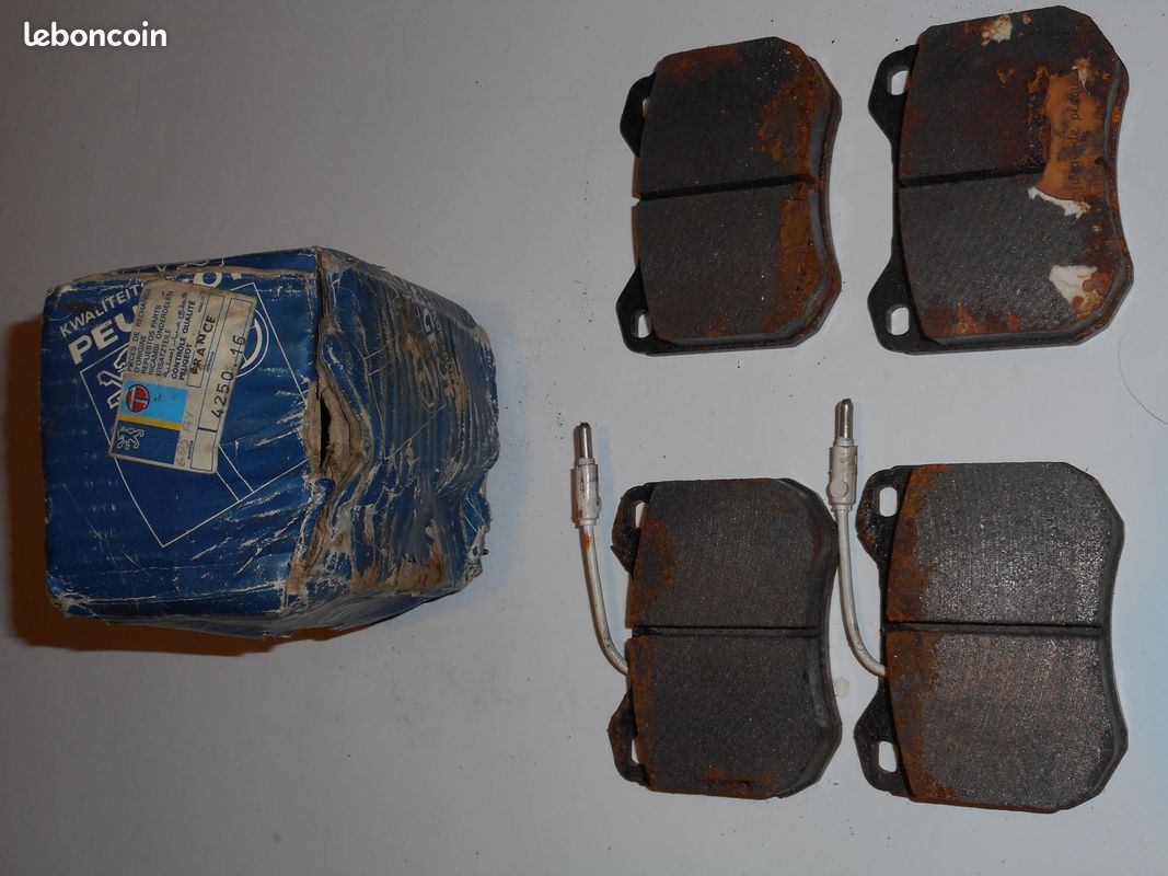 4 plaquettes de freins pour peugeot (image 1)