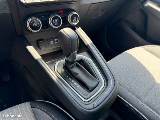Renault CLIO V 1.6 E-TECH 145CH FULL HYBRID TECHNO (image 12)