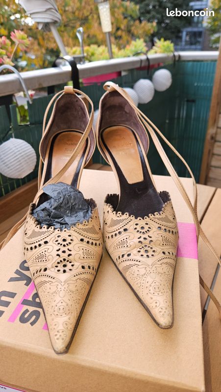 Escarpins En Cuir Violet Colisée De Sacha – Pointure 37.5 – Talons 2-7 Cm – Occasion Porté