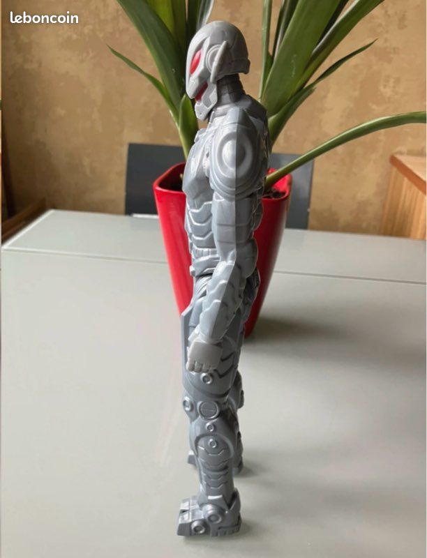 Figurine Ultron Avengers Disney Marvel (image 3)